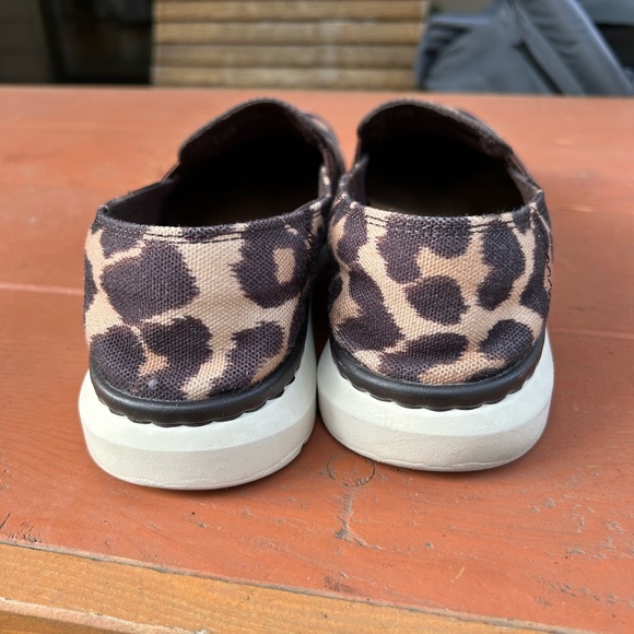 Ariat slip -on shoes canvas animal. print. Good condition Sz 9 - Picture 5 of 5